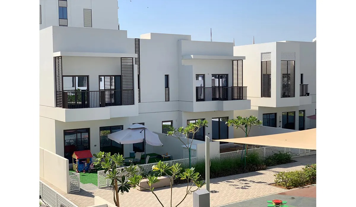 Eagle Hills Luxury Villa: Embrace Timeless Elegance by the Seashore